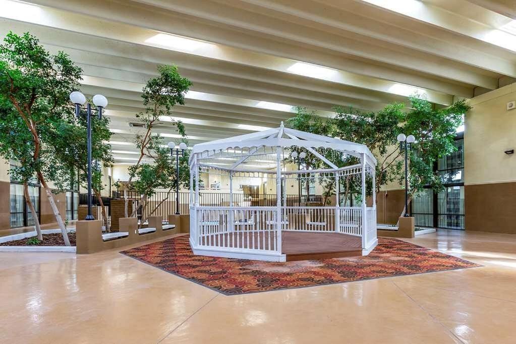 Clarion Inn & Suites, Roswell Dış mekan fotoğraf